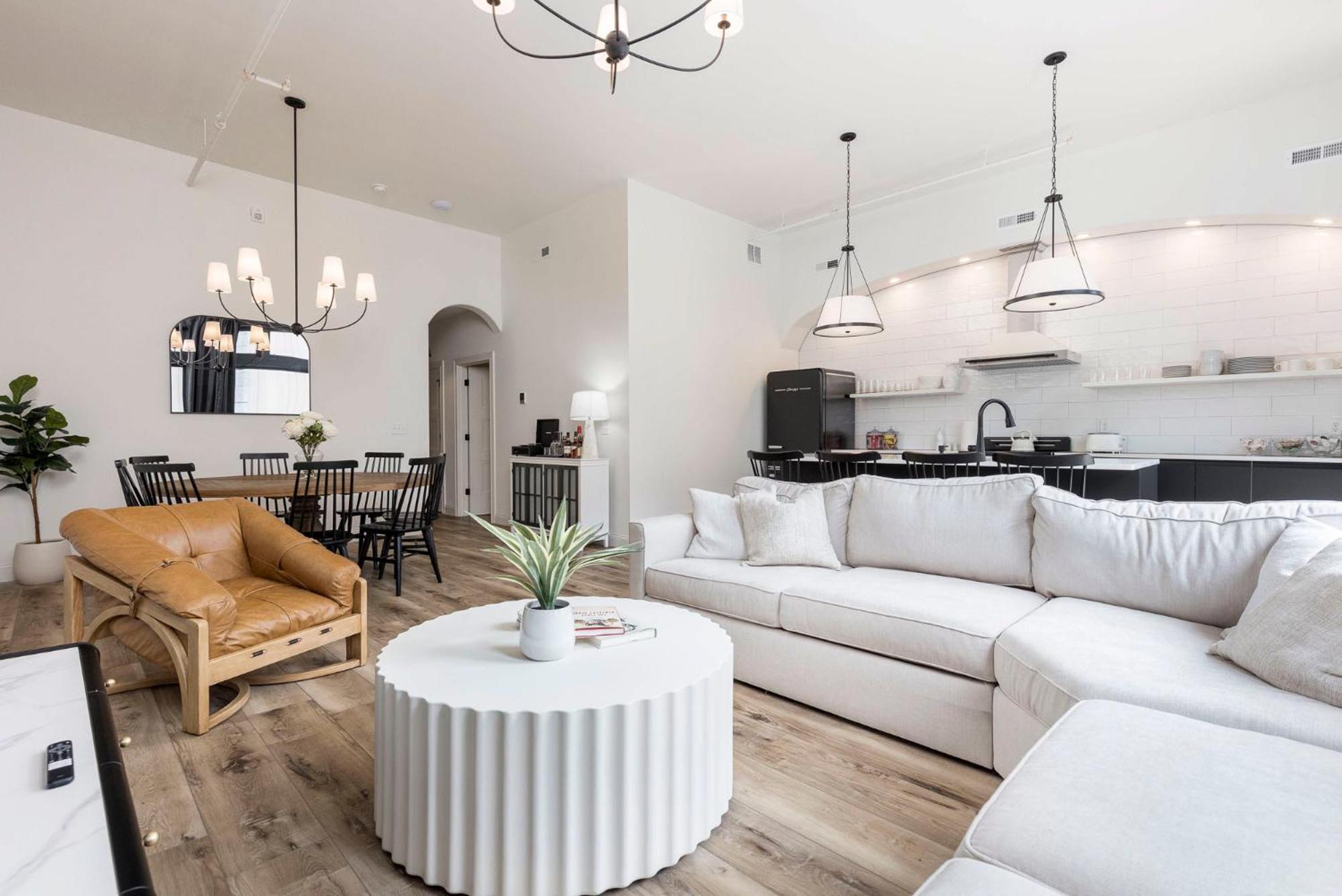 Apartment Decadent Cityscape Retreat Louisville
