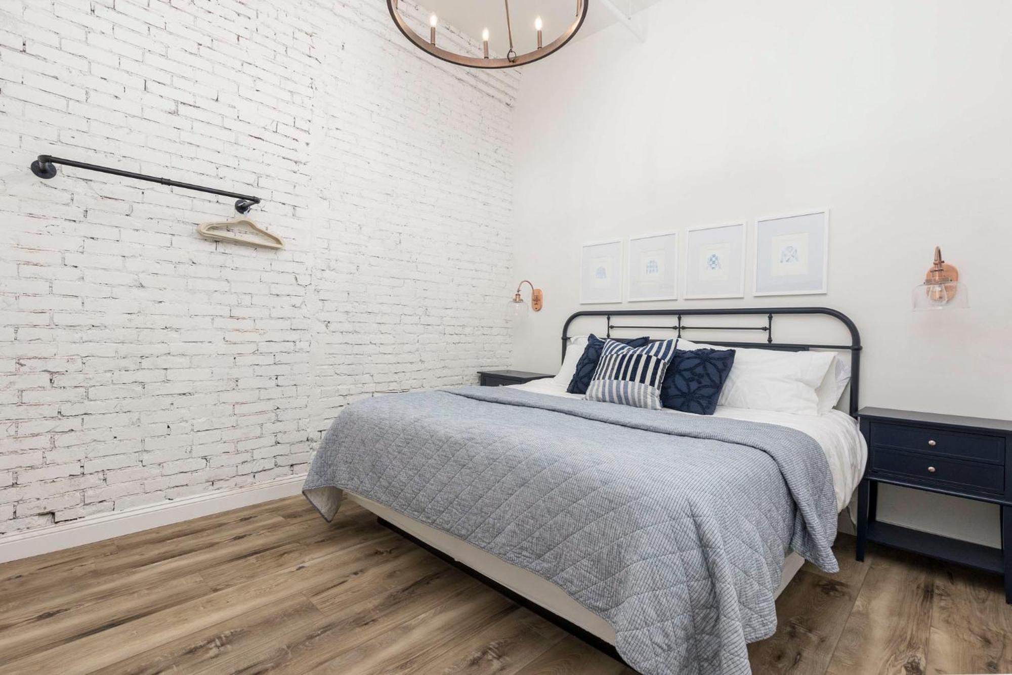 Apartment Decadent Cityscape Retreat