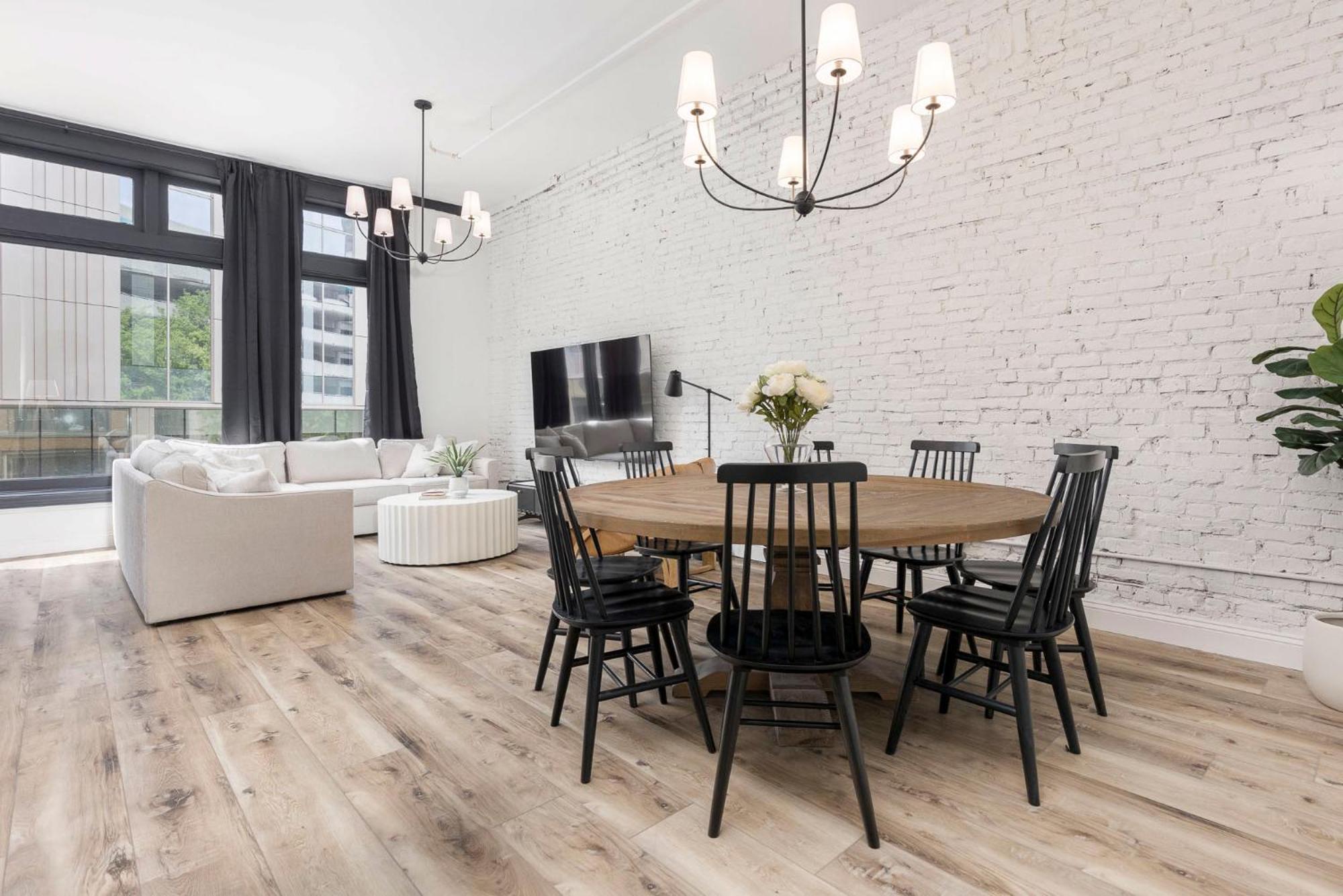 Apartment Decadent Cityscape Retreat Louisville